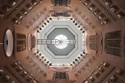 pretty pretty armoury tower (clicky)