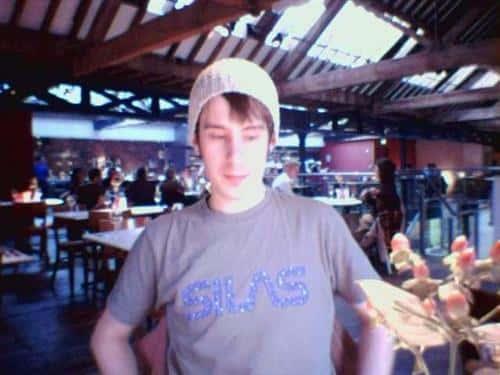 Lenny enjoys Pizza :D (clicky)