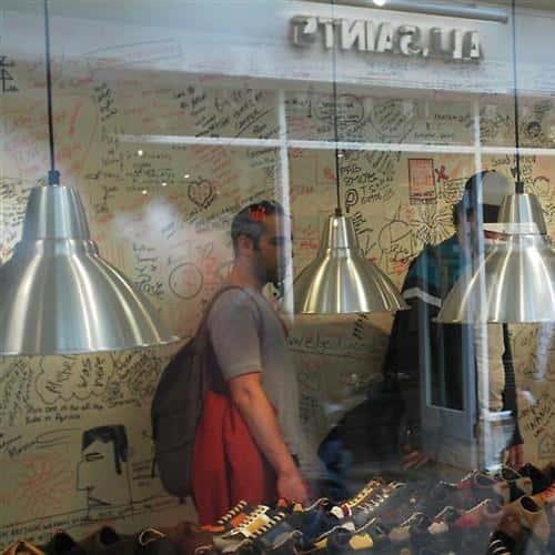 Pretty pretty walls. (clicky)