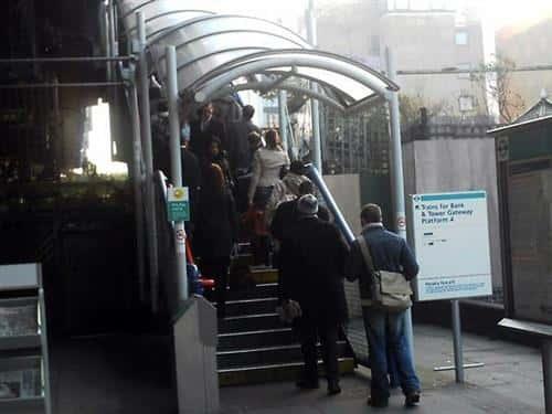 Trains! Get ya lovely trains ere! (clicky)